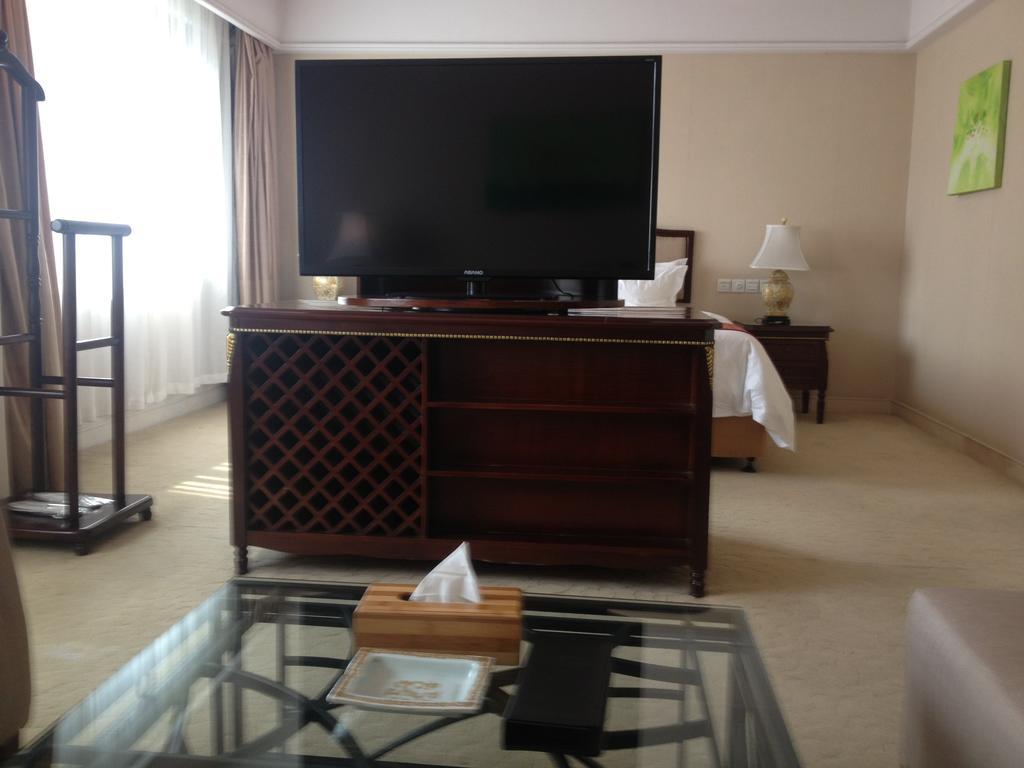 Days Frontier Pudong New International Exhibition Centre 4*