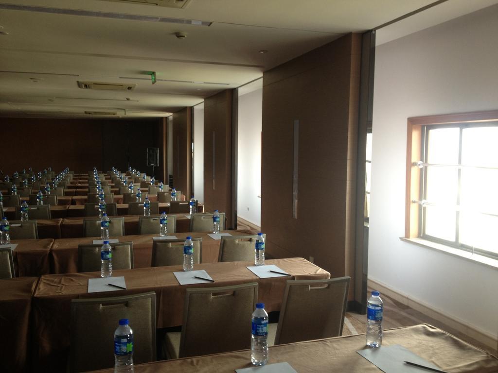 Hotel Days Frontier Pudong New International Exhibition Centre